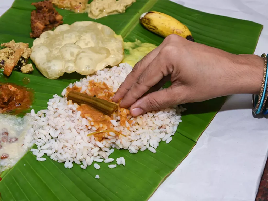 غذا خوردن با دست در هند