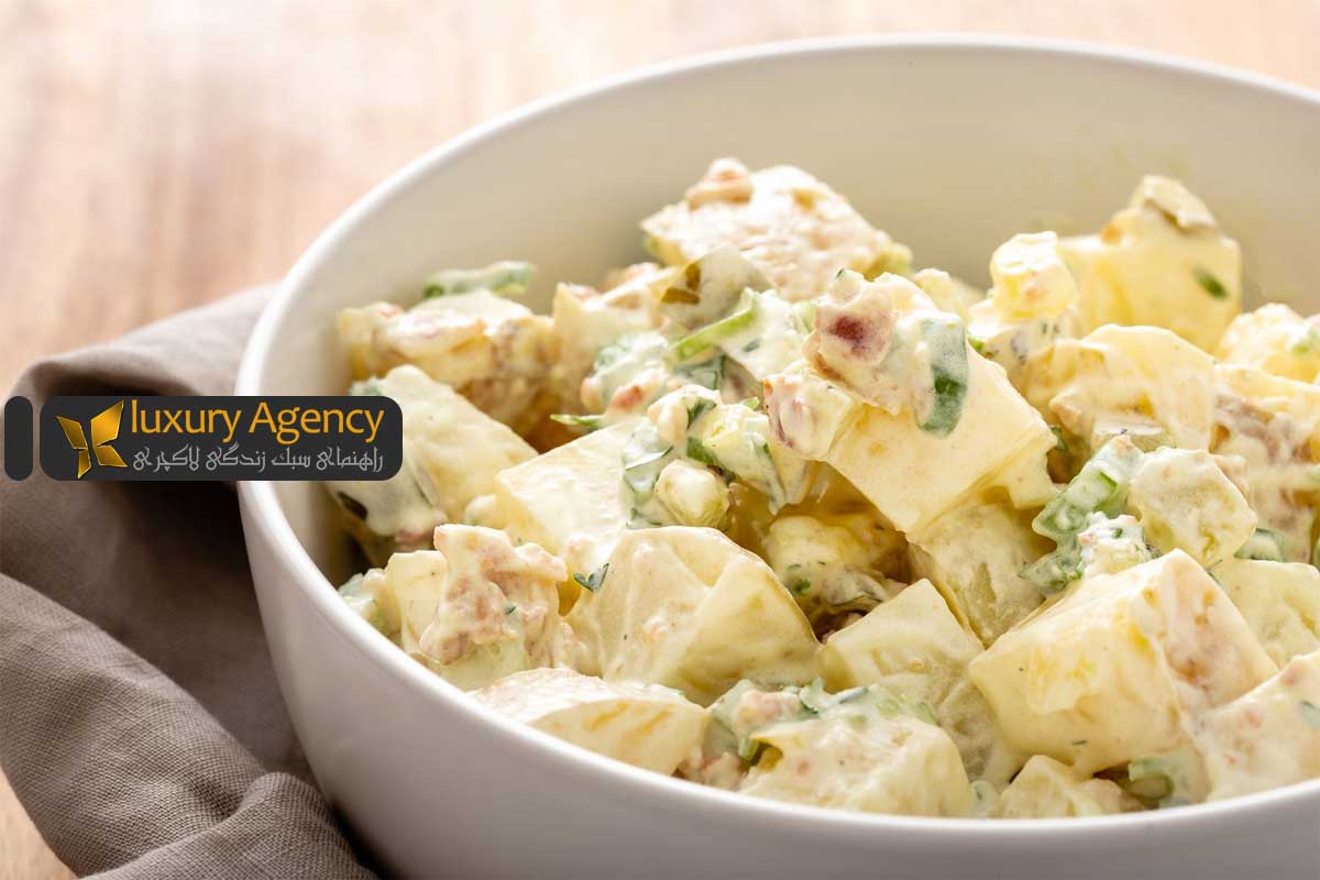 نحوه تهیه سالاد سیب زمینی با مواد لوکس؛ راز طعم رستوران های لاکچری در خانه چیست؟